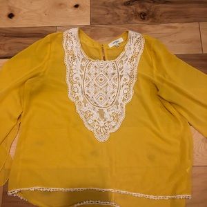 Umgee mustard top.